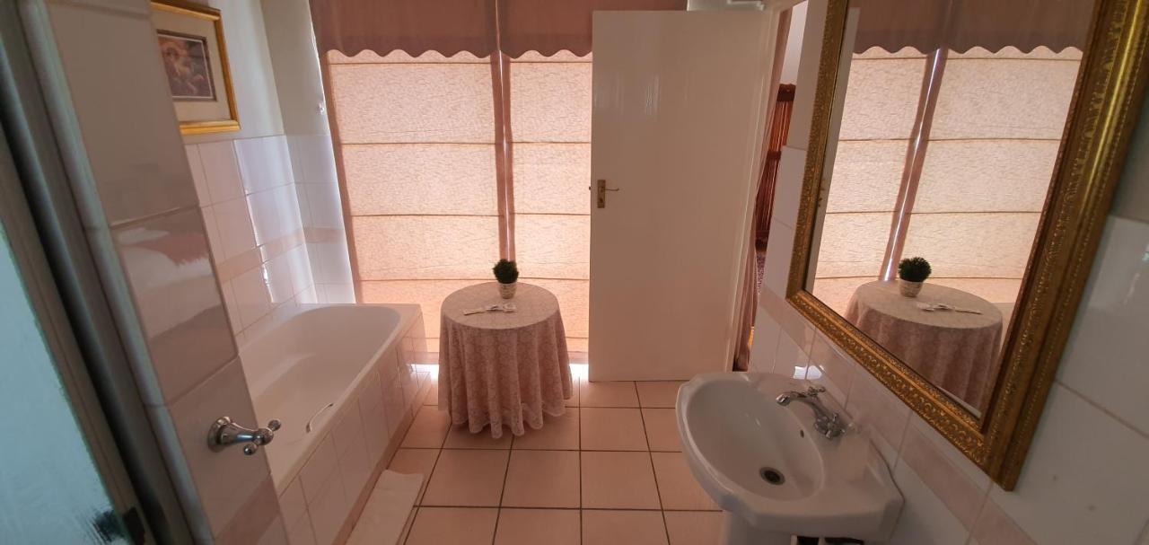Acacia Westdene B&B Bloemfontein Eksteriør billede